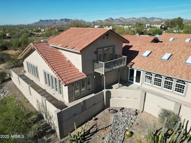 bird's eye view featuring a mountain view