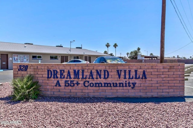 view of community / neighborhood sign