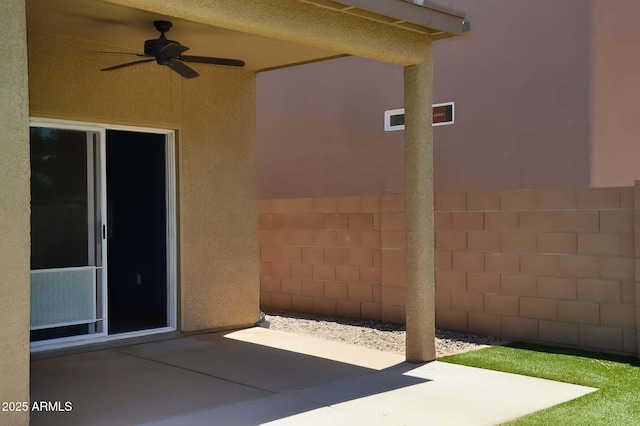 728 S Meadowood Ln, Sierra Vista, AZ 85635 - view of patio featuring a ceiling fan