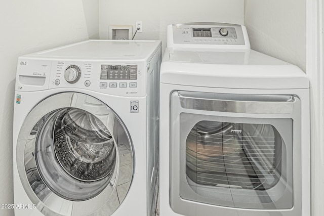 1207 E Clearview Dr, Casa Grande, AZ 85122 - washroom featuring separate washer and dryer and laundry area