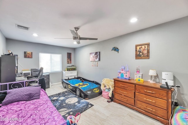 bedroom featuring ceiling fan