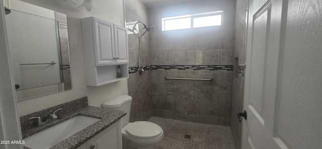 13816 N 103rd Ave, Sun City, AZ 85351 - full bath featuring tiled shower, vanity, and toilet