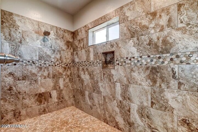 130 Brenna Dr, Chino Valley, AZ 86323 - bathroom featuring a tile shower