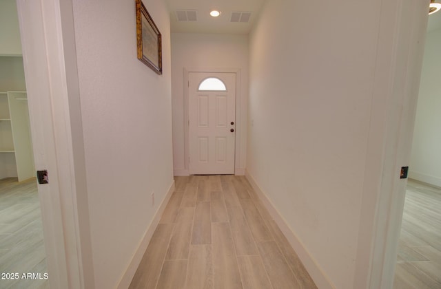 1519 N Etta St, Casa Grande, AZ 85122 - entryway featuring light wood-style floors, baseboards, and recessed lighting