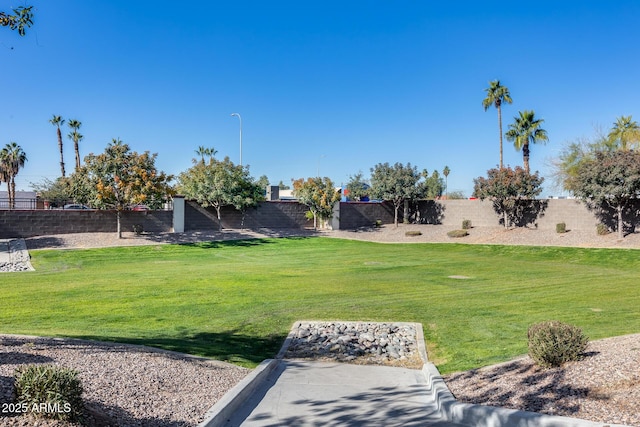 view of yard featuring a fenced backyard