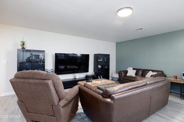 1635 W Cottonwood Bluffs Dr, Benson, AZ 85602 - living room with light wood-style floors