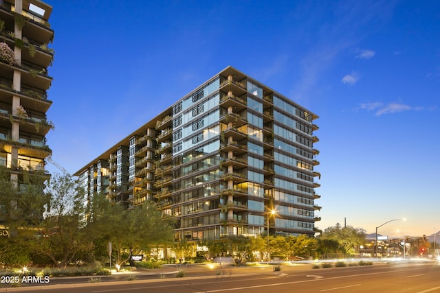 7180 E Kierland Blvd Unit 814, Scottsdale, AZ 85254 - view of apartment building / complex