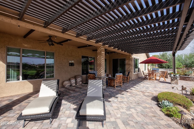 view of patio with a pergola and ceiling fan