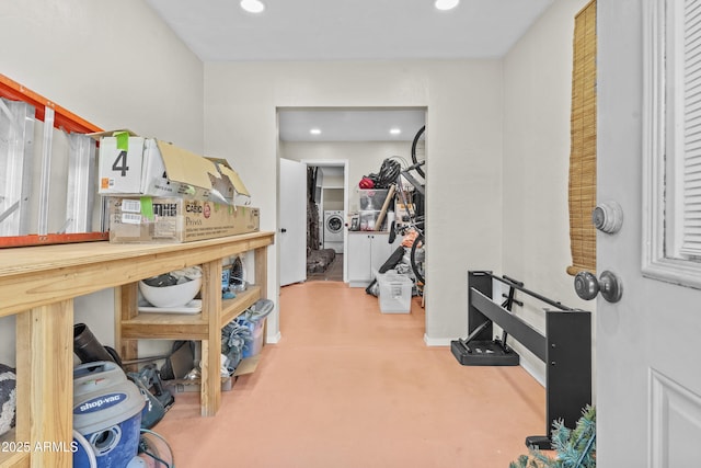 storage room with washer / clothes dryer