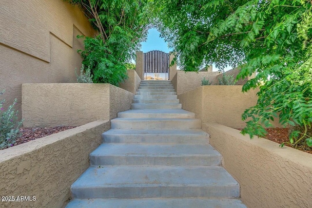 16569 E Trevino Dr, Fountain Hills, AZ 85268 - view of stairs