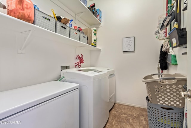 15862 W Fillmore St, Goodyear, AZ 85338 - laundry area featuring washer and dryer and baseboards