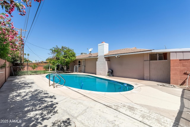 6009 W Medlock Dr, Glendale, AZ 85301 - view of swimming pool with a patio