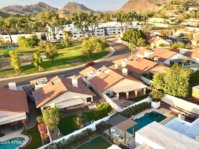 bird's eye view with a mountain view