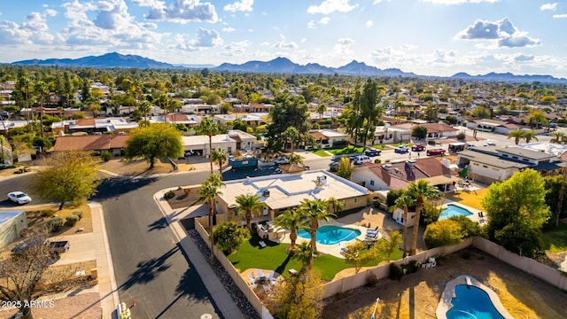 bird's eye view featuring a mountain view