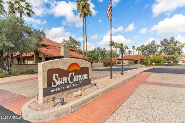 view of community / neighborhood sign