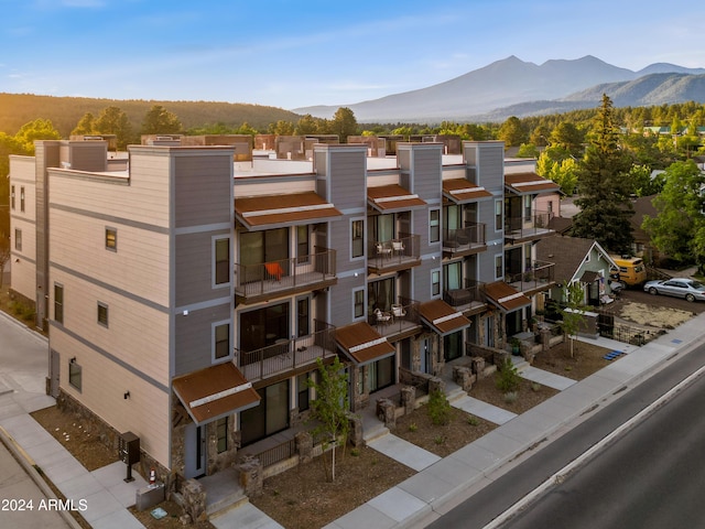 613 N Beaver St Unit 5, Flagstaff, AZ 86001 - view of property with a mountain view