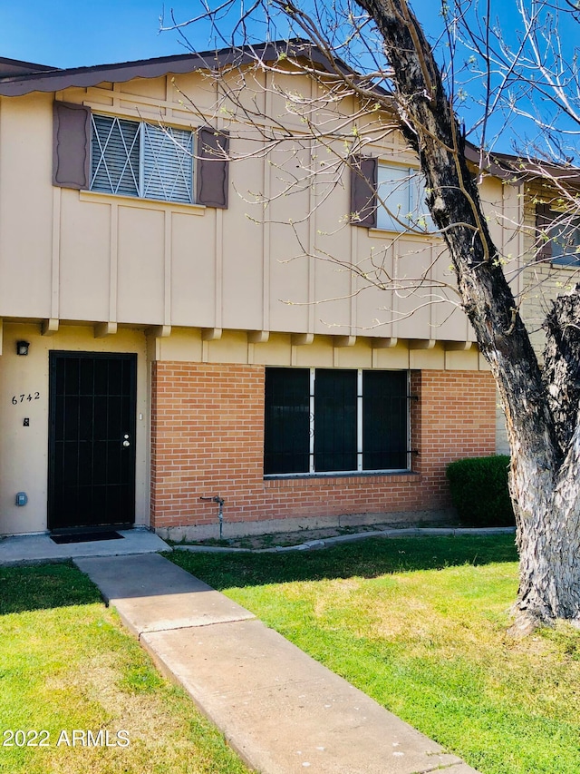 6742 N 43rd Ave, Glendale AZ, 85301, 3 bedrooms, 2 baths townhouse for sale