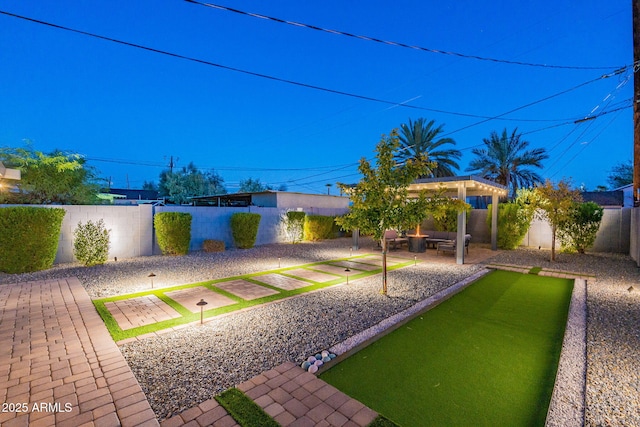 1513 E Sheridan St, Phoenix, AZ 85006 - fenced backyard with a patio area