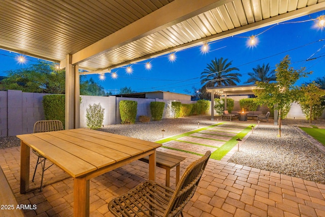 1513 E Sheridan St, Phoenix, AZ 85006 - fenced backyard featuring a patio area and outdoor dining area