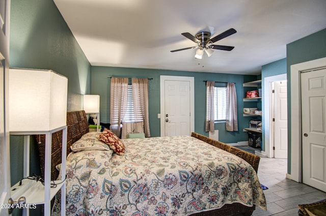 bedroom with ceiling fan