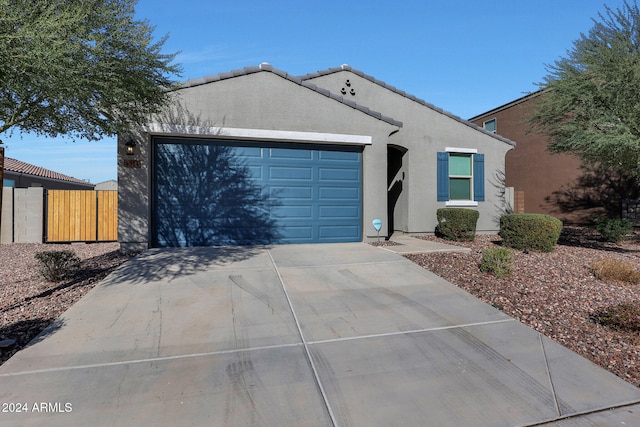 view of front facade featuring a garage