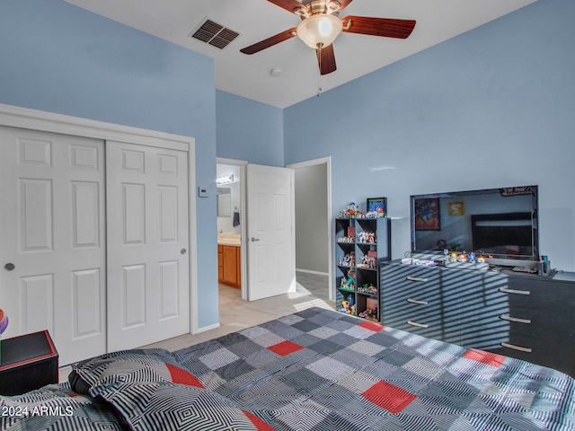 bedroom with light carpet, baseboards, visible vents, a ceiling fan, and a closet