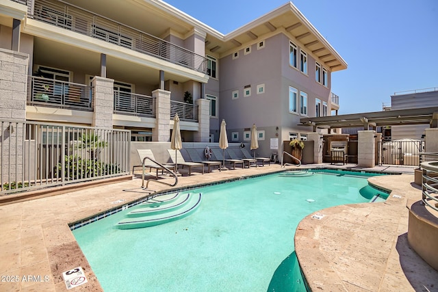 3801 N Goldwater Blvd Unit 201, Scottsdale, AZ 85251 - community pool with a patio