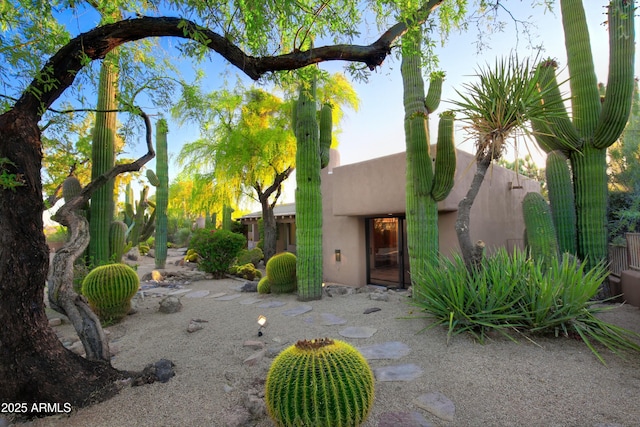 1637 N Quartz Valley Rd, Scottsdale, AZ 85266 - view of front of house featuring stucco siding