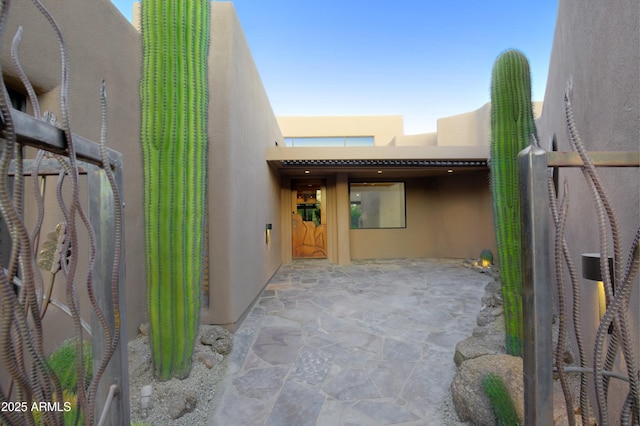 1637 N Quartz Valley Rd, Scottsdale, AZ 85266 - doorway to property with stucco siding