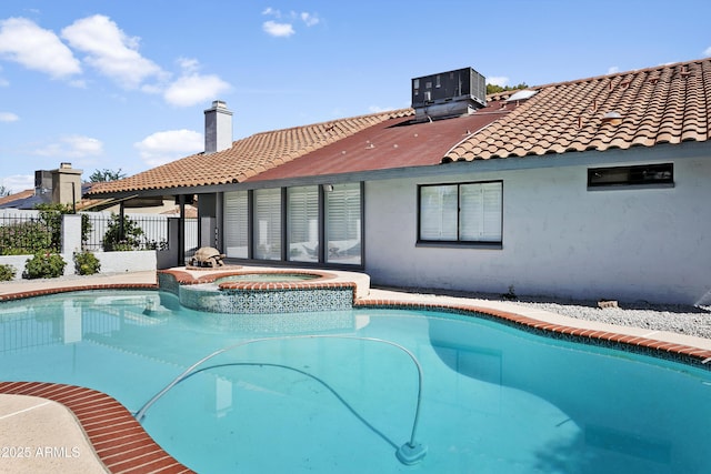 1015 E Paradise Ln, Phoenix, AZ 85022 - view of pool with a pool with connected hot tub