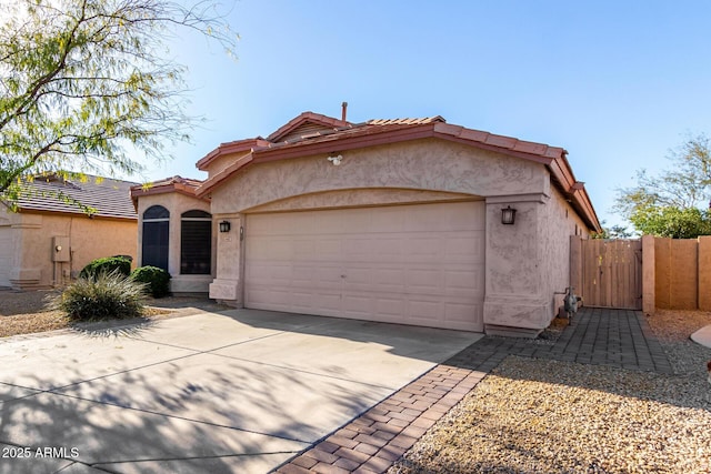 view of front facade featuring a garage