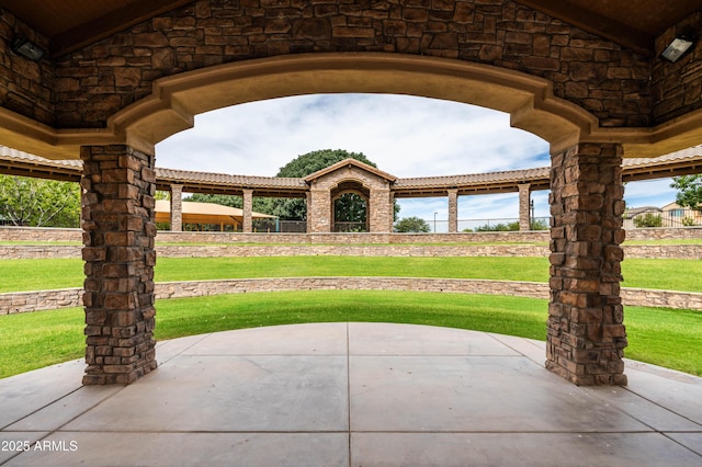 3022 E Santa Fe Ln, Gilbert, AZ 85297 - view of patio / terrace