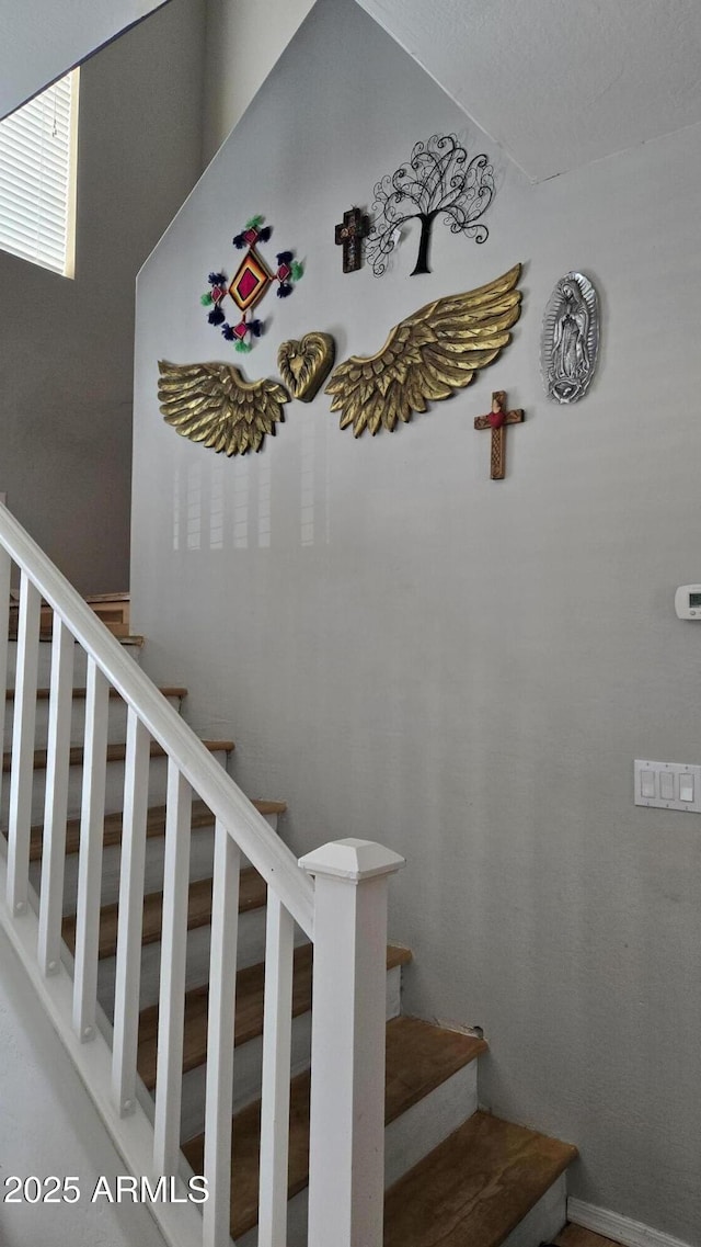 10036 W Chipman Rd, Tolleson, AZ 85353 - view of stairway