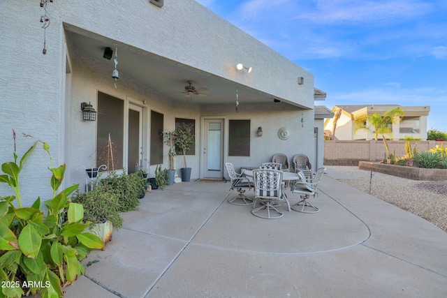 18161 N 63rd Ln, Glendale, AZ 85308 - view of patio featuring a ceiling fan, outdoor dining area, and a fenced backyard