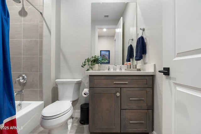 2656 E Oriole Dr, Gilbert, AZ 85297 - full bathroom featuring shower / tub combo, vanity, and toilet