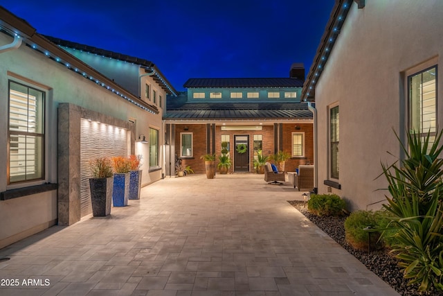 2656 E Oriole Dr, Gilbert, AZ 85297 - view of patio at twilight