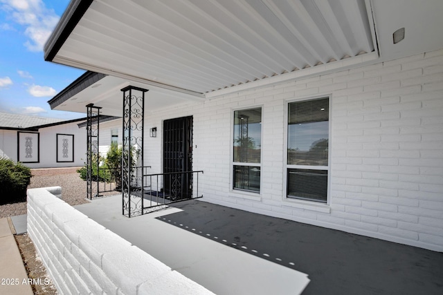 635 N 67th Pl, Mesa, AZ 85205 - view of covered porch