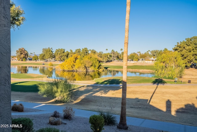 view of yard featuring a water view