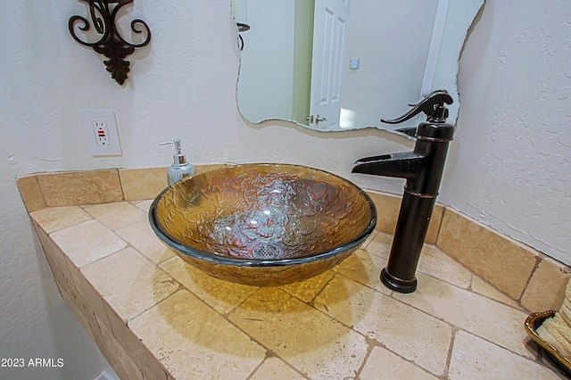 32472 N 68th Pl, Scottsdale, AZ 85266 - room details with a sink