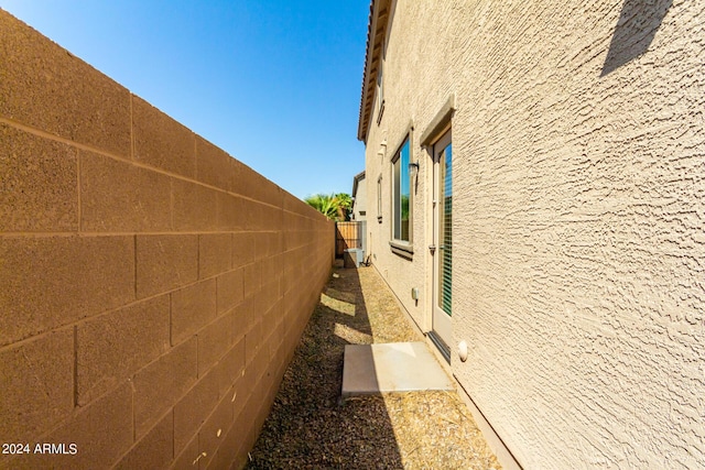 935 E Agua Fria Ln, Avondale, AZ 85323 - view of side of property with stucco siding
