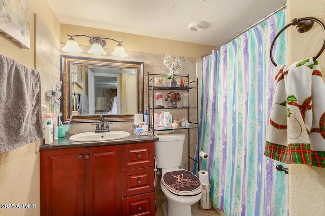 3121 W Greenway Rd, Phoenix, AZ 85053 - bathroom featuring toilet, vanity, and a shower with curtain