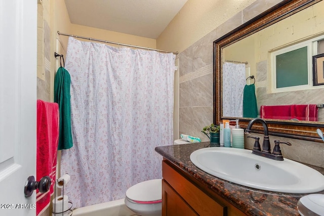 3121 W Greenway Rd, Phoenix, AZ 85053 - bathroom with a shower with shower curtain, vanity, and toilet