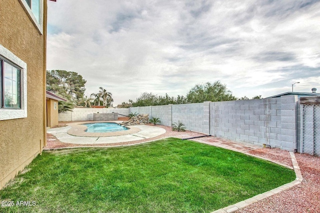 3121 W Greenway Rd, Phoenix, AZ 85053 - view of yard with a fenced in pool, a patio area, and a fenced backyard