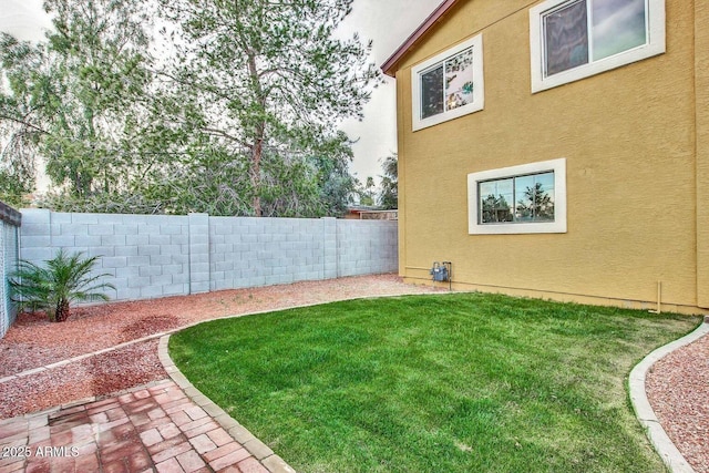 3121 W Greenway Rd, Phoenix, AZ 85053 - view of yard with a fenced backyard