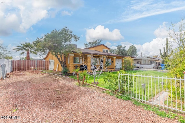 3121 W Greenway Rd, Phoenix, AZ 85053 - view of front of home featuring fence