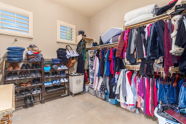 view of spacious closet