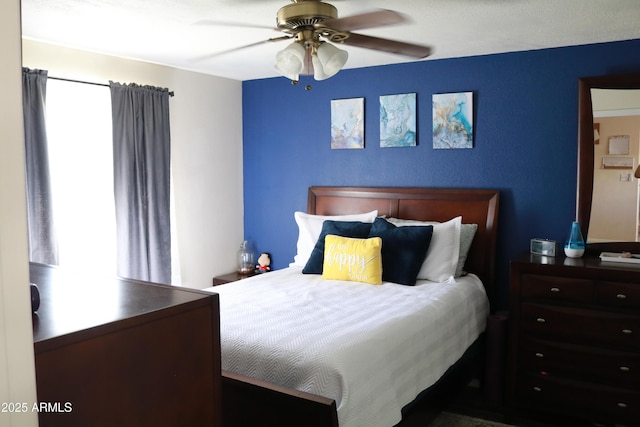 4767 W Wahalla Ln, Glendale, AZ 85308 - bedroom with a ceiling fan