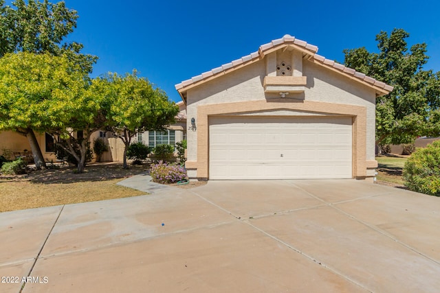 view of front facade with a garage