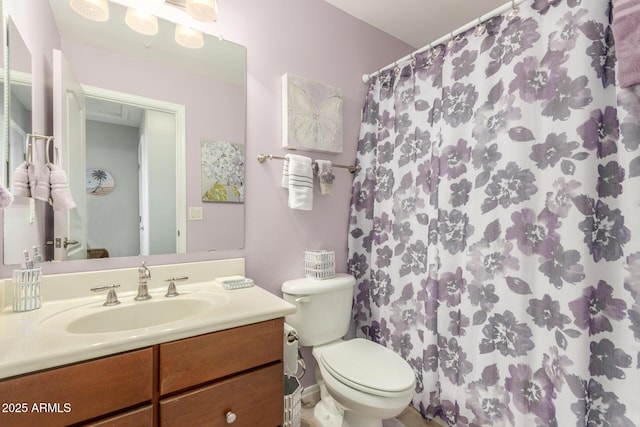 905 S Osborn Ln, Gilbert, AZ 85296 - full bath with vanity and a shower with curtain