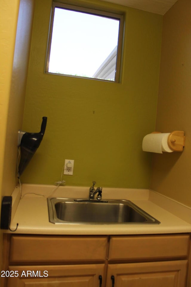 34464 N 68th Way, Scottsdale, AZ 85266 - bathroom featuring vanity